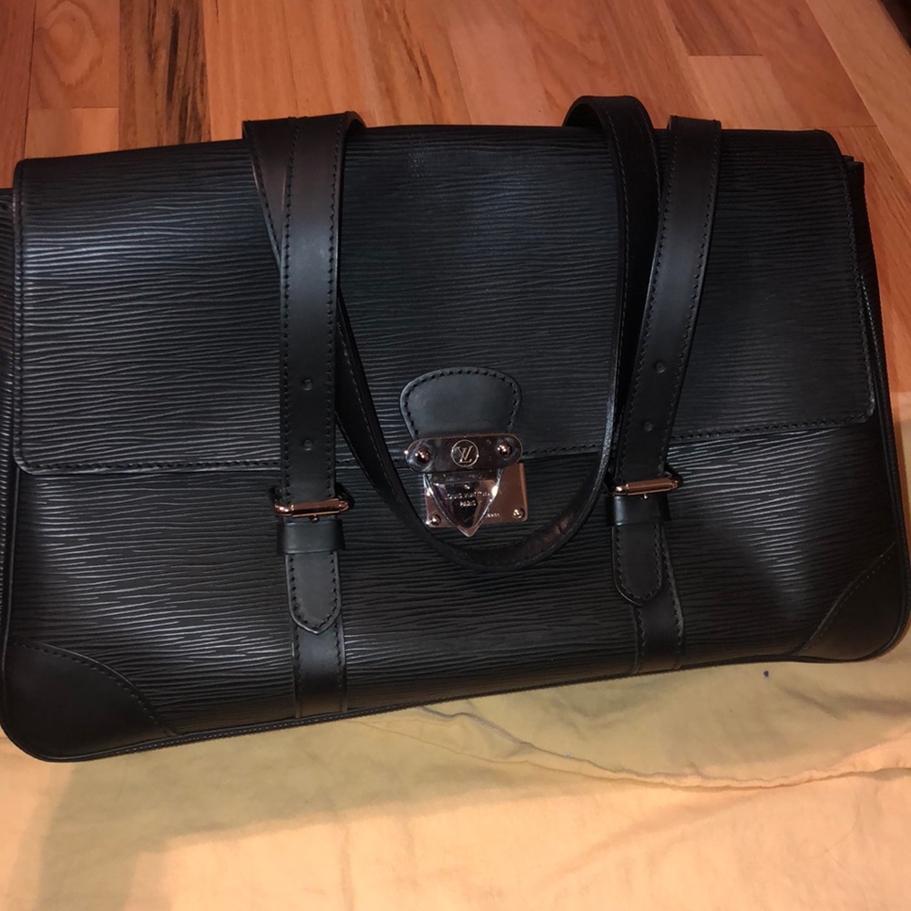 Louis Vuitton Epi Segur MM - Picture 2 of 8